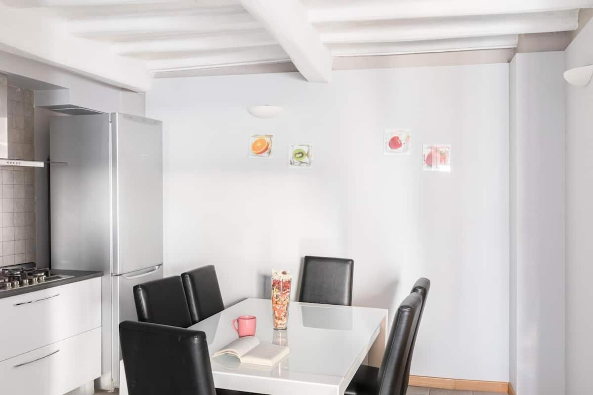 Spanish Steps House Vittoria Рим Екстер'єр фото
