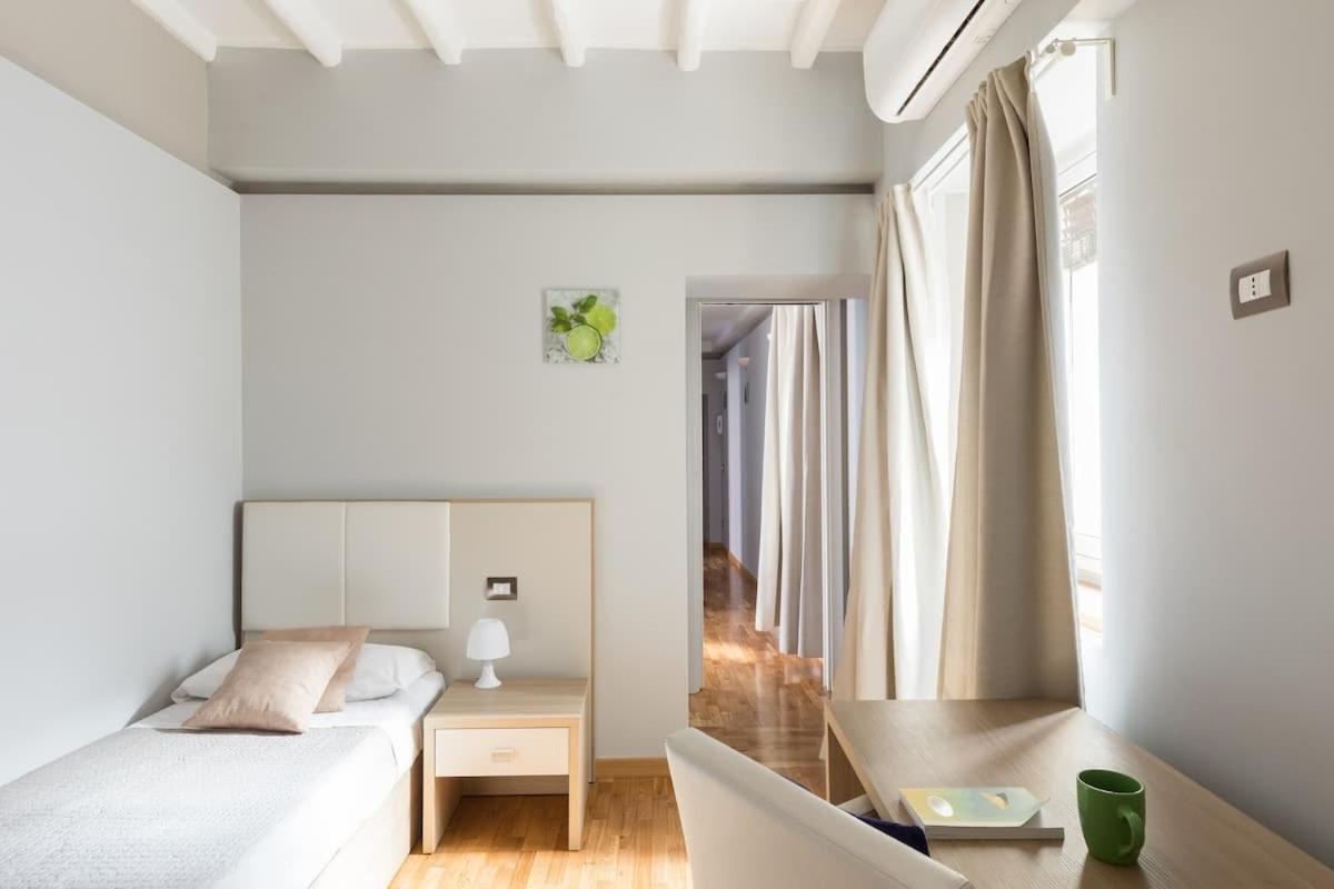 Spanish Steps House Vittoria Рим Екстер'єр фото